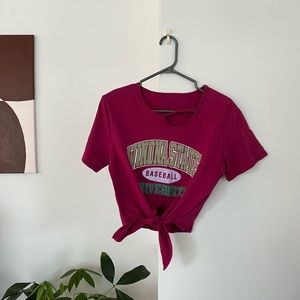 Front-knot cut out dark pink tee